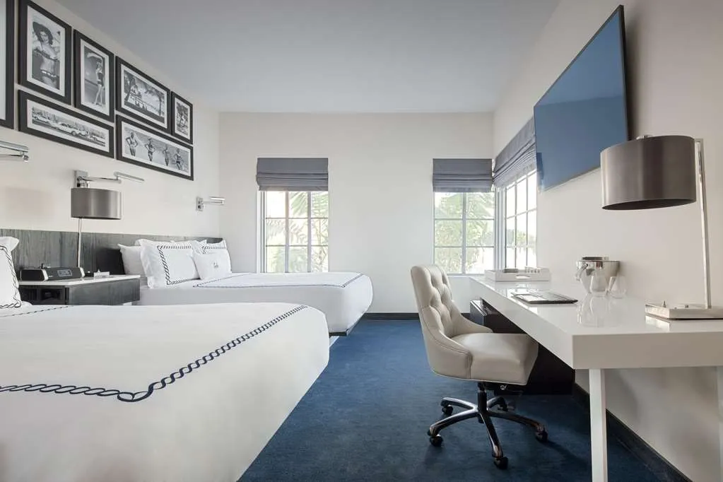 galesouthbeach_bedroom_doublequeens