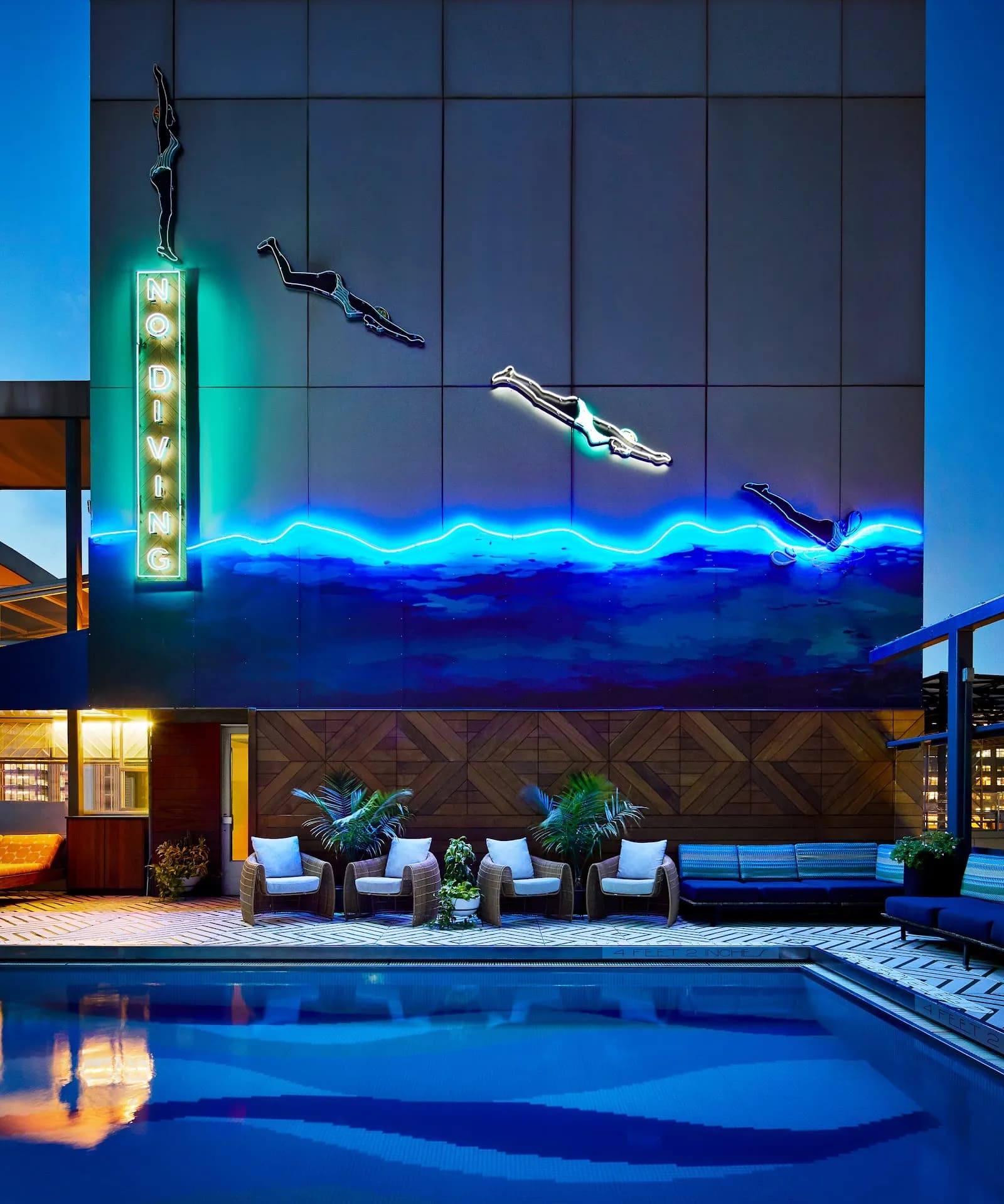 amenities-poolneon