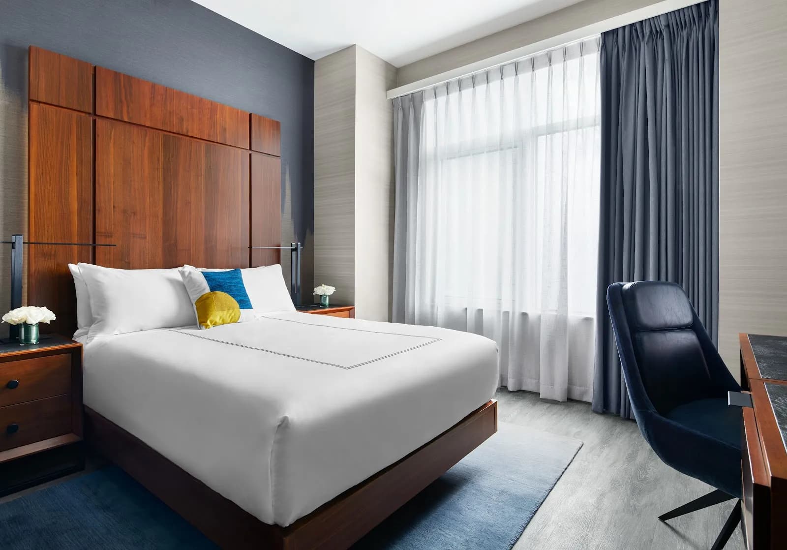 bedroom-kingbed