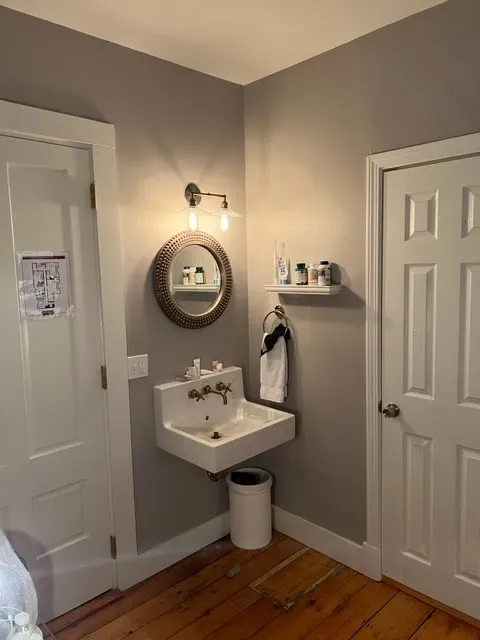 gilded_bathroom_sink