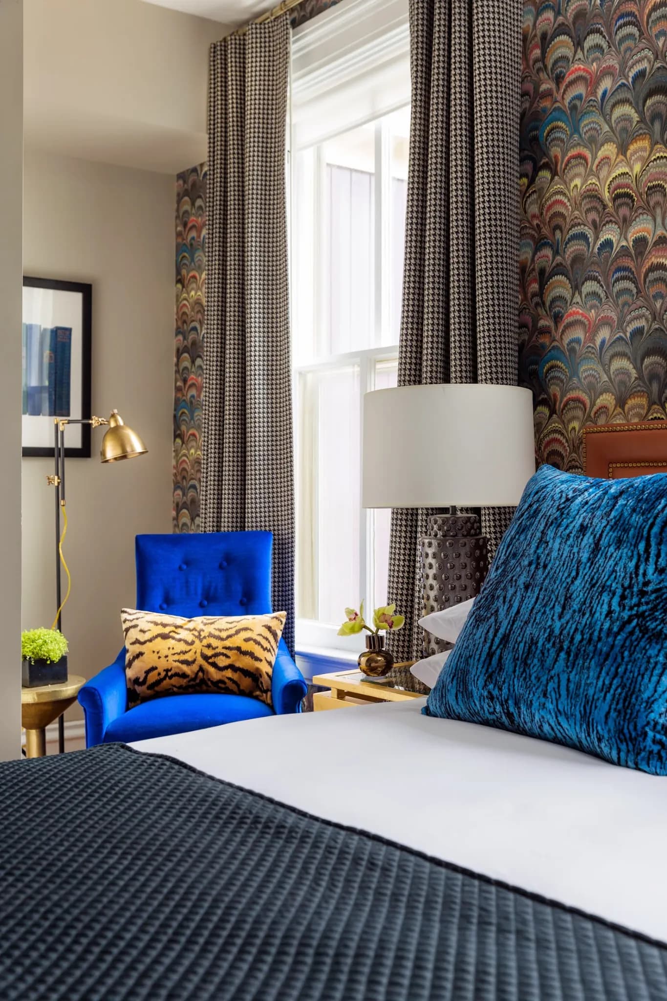 gilded_bedroom_accentchair