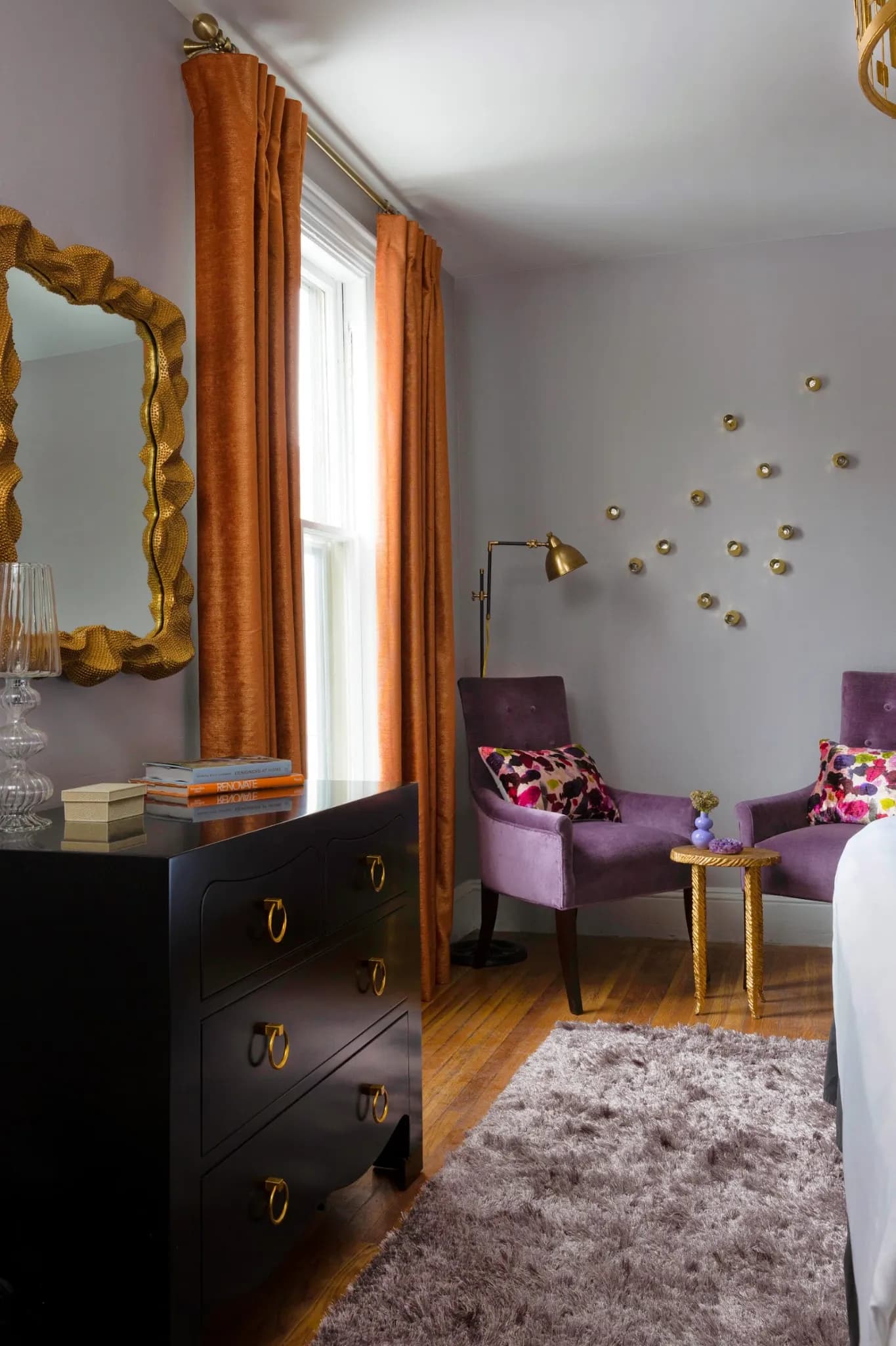 gilded_bedroom_sittingarea