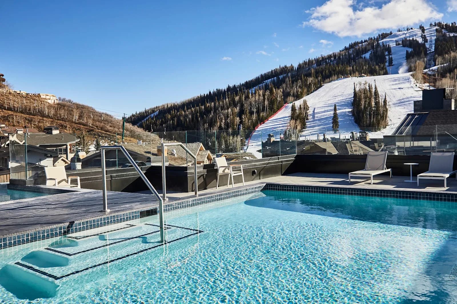 goldenerhirschaubergecollection_amenities_pool