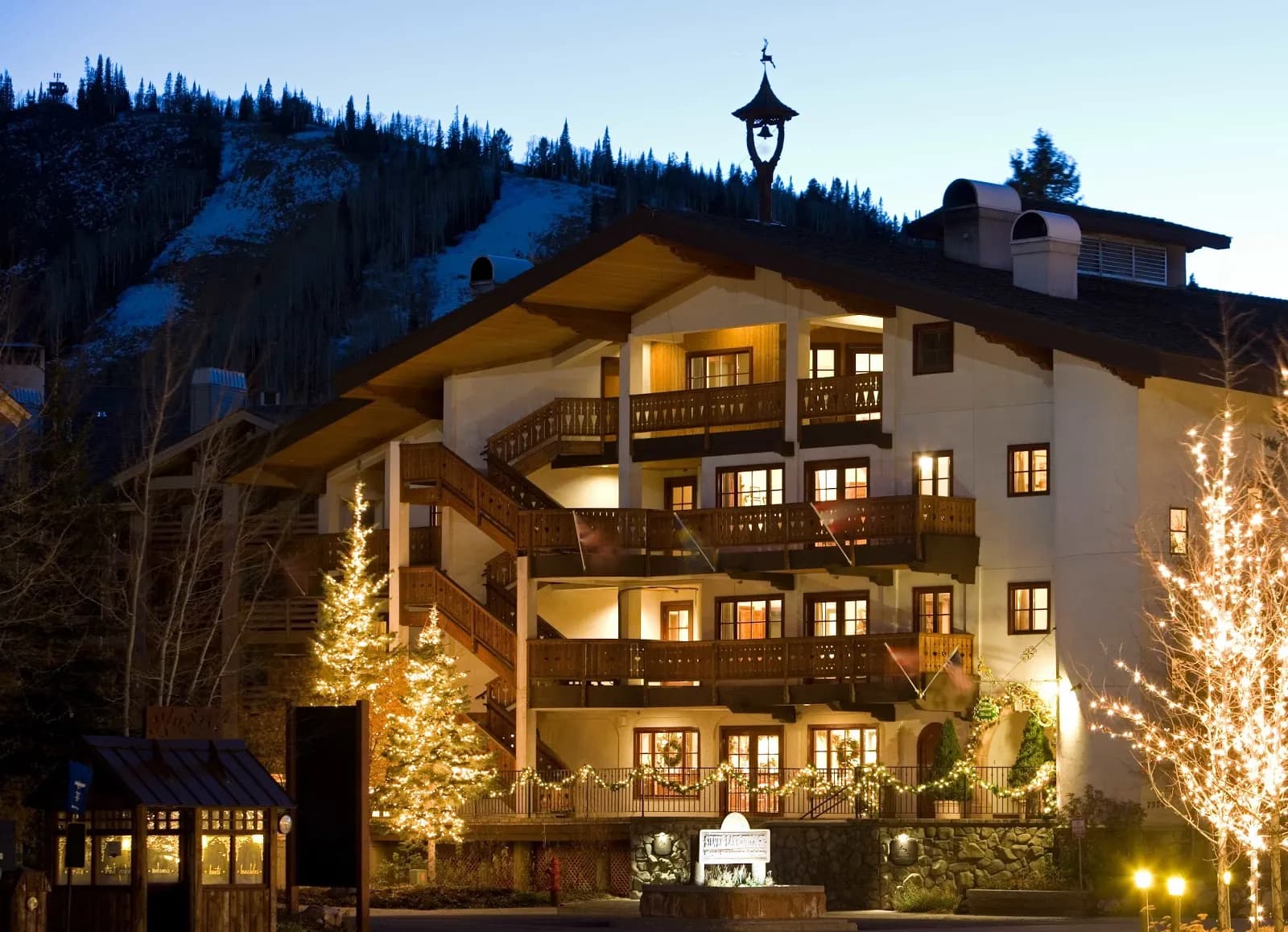 goldenerhirschaubergecollection_exterior_chalet