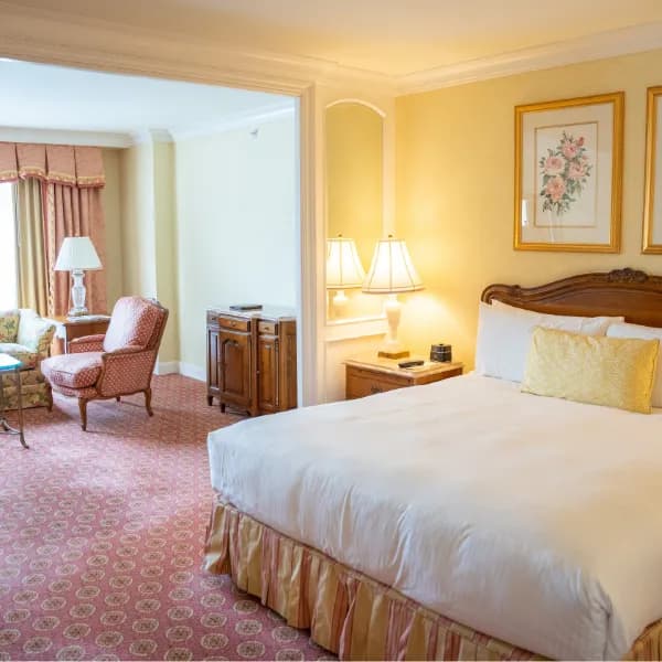 bedroom-kingbed