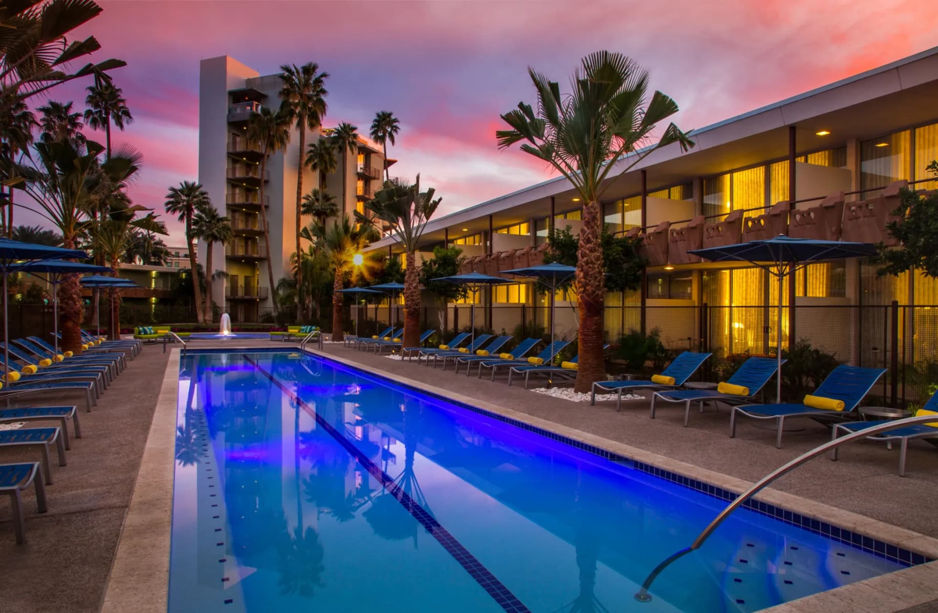 Hotel Valley Ho - Photo 1