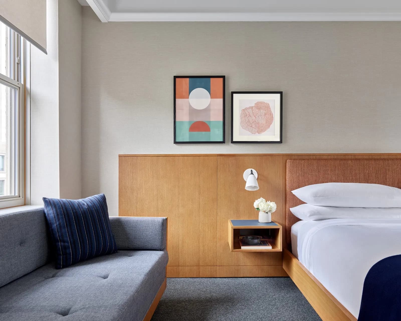hotelakabackbay_bedroom_kingbed