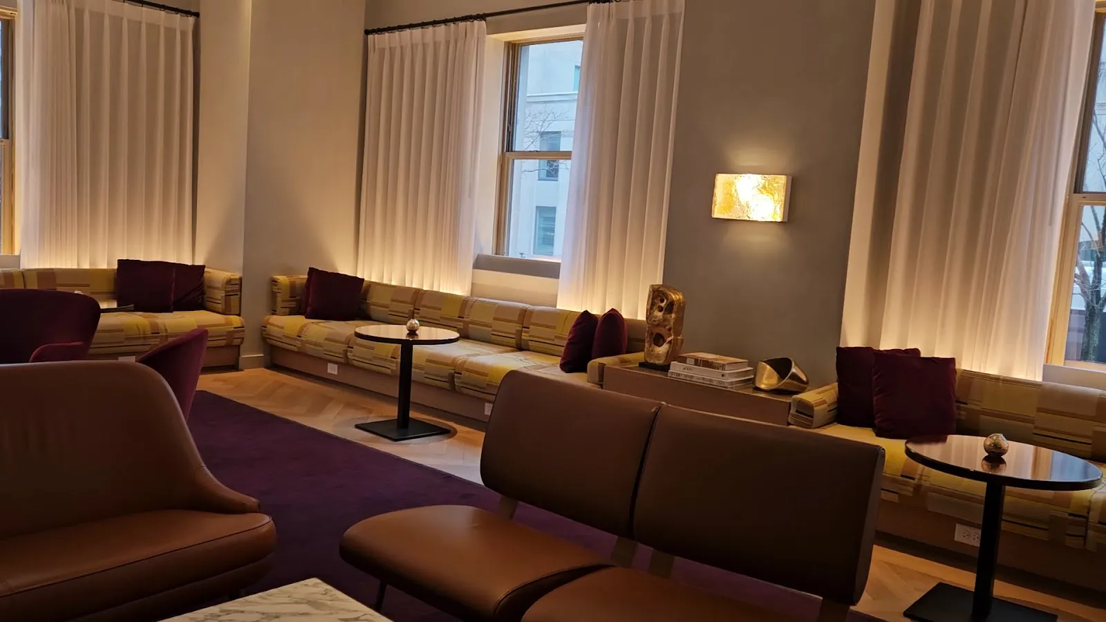 hotelakabackbay_interior_lounge_2