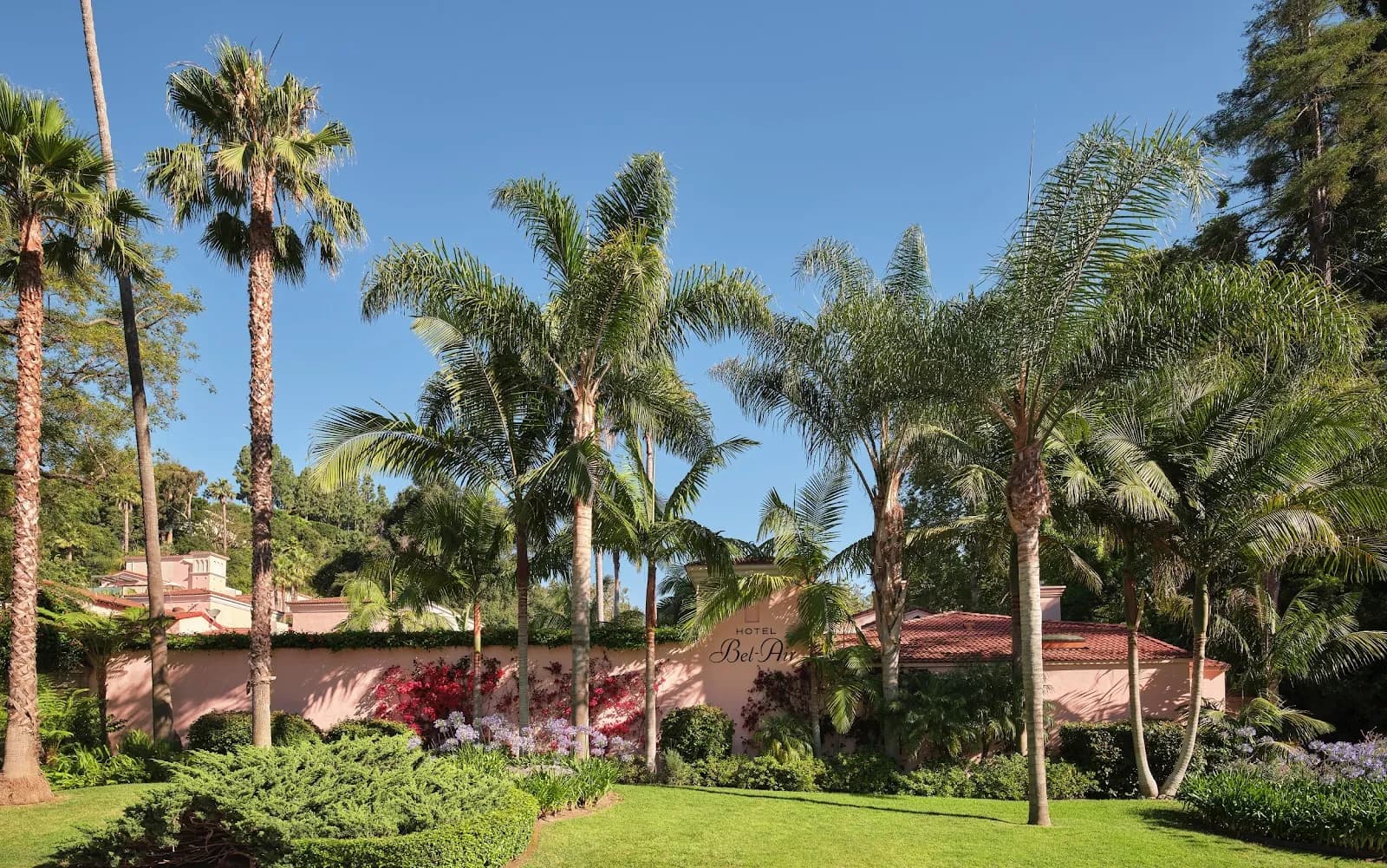 exterior-outsidegrounds