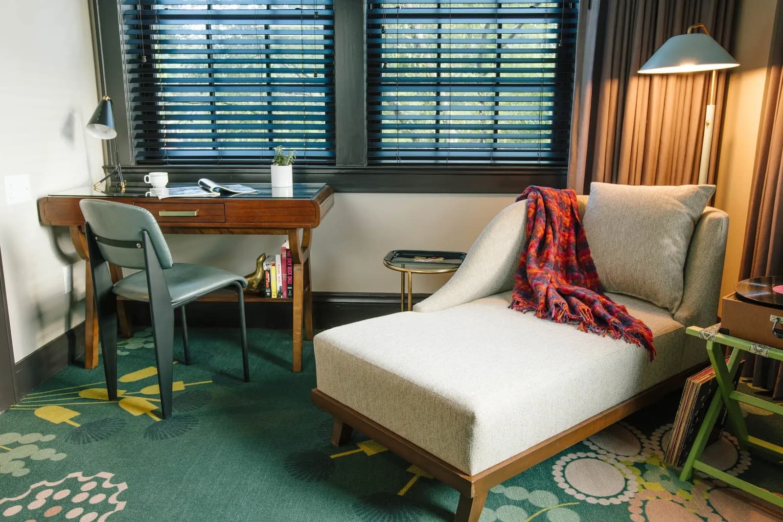 interior-loungeseating-2