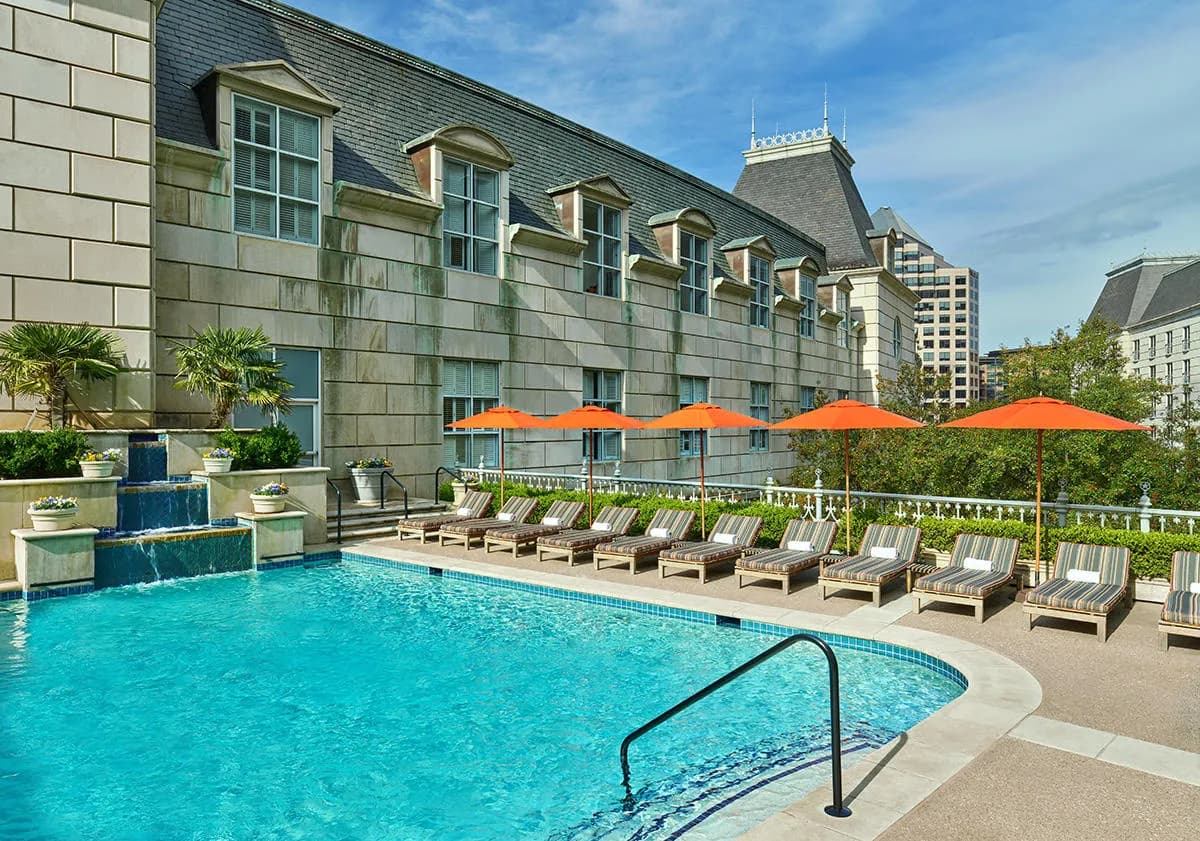 amenities-pool