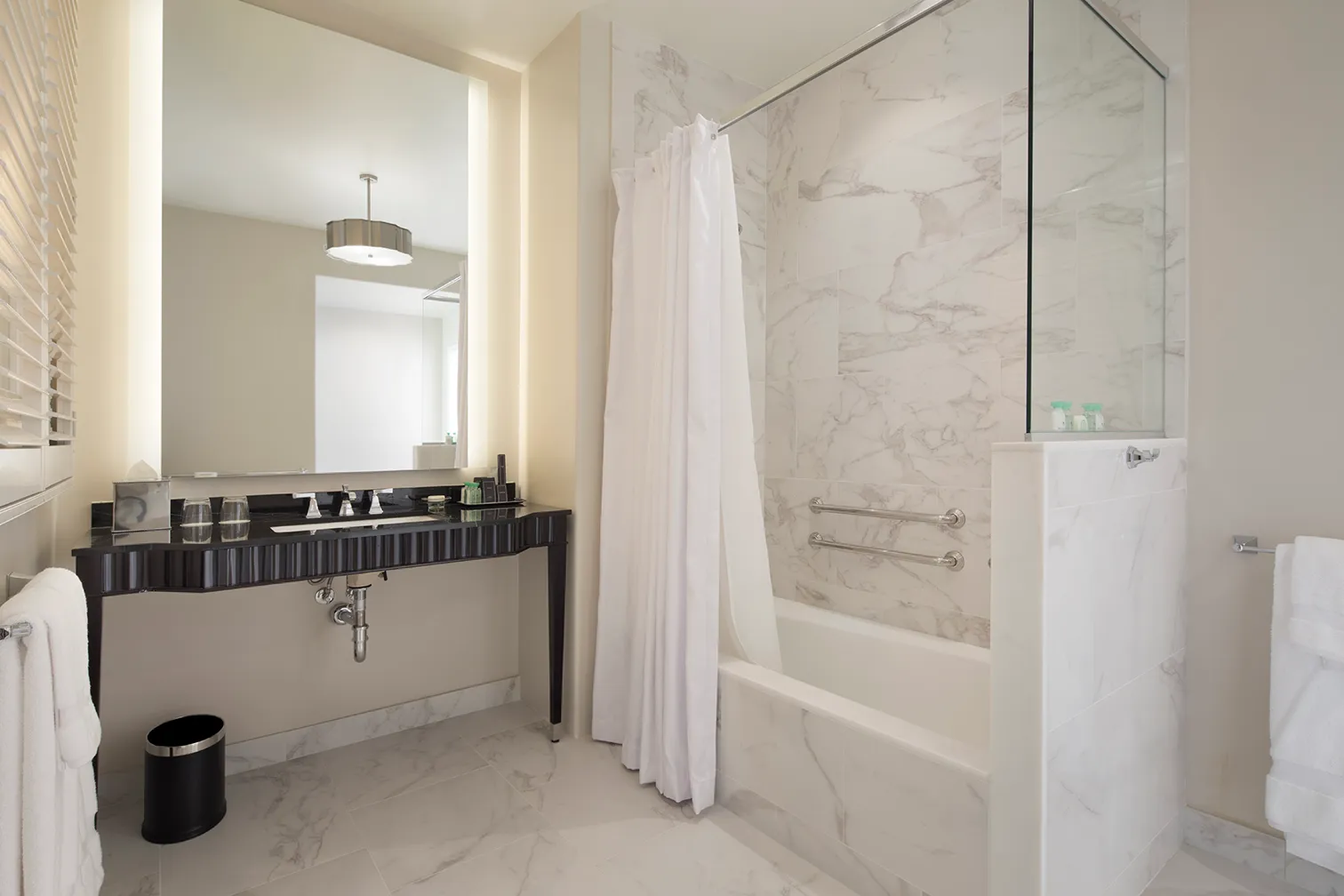 bathroom-bathtub