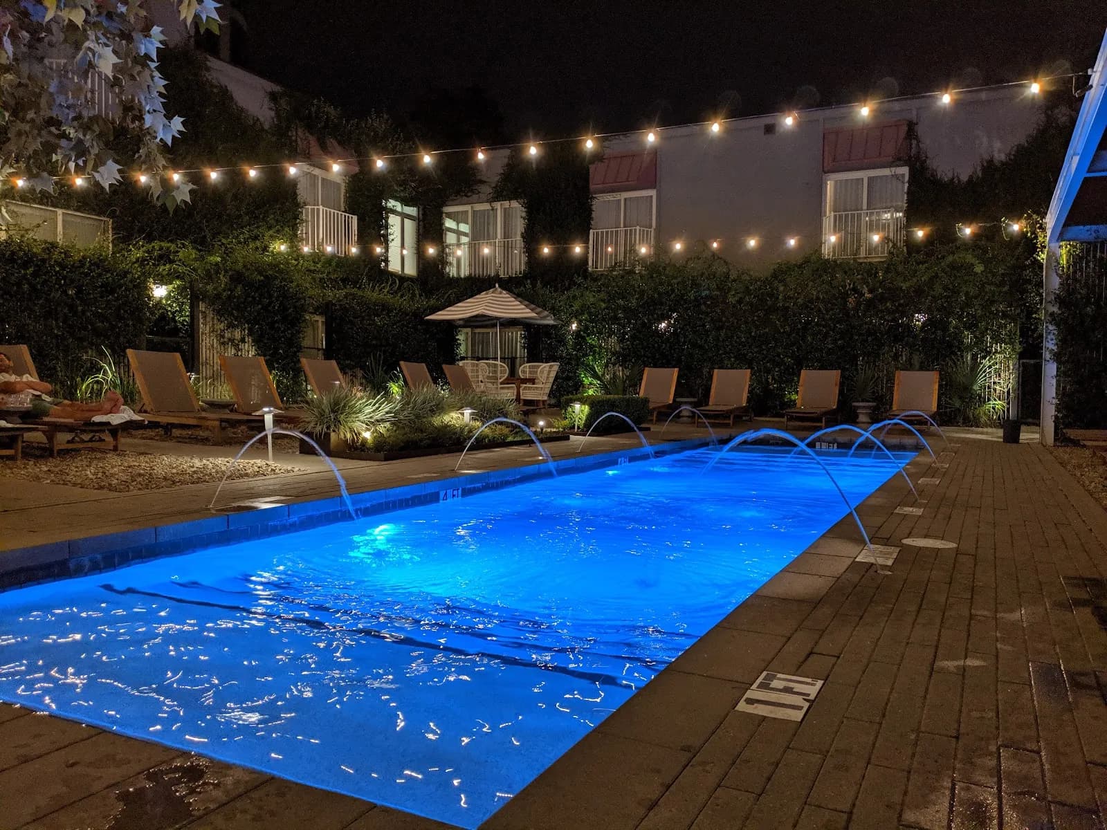 amenities-pool