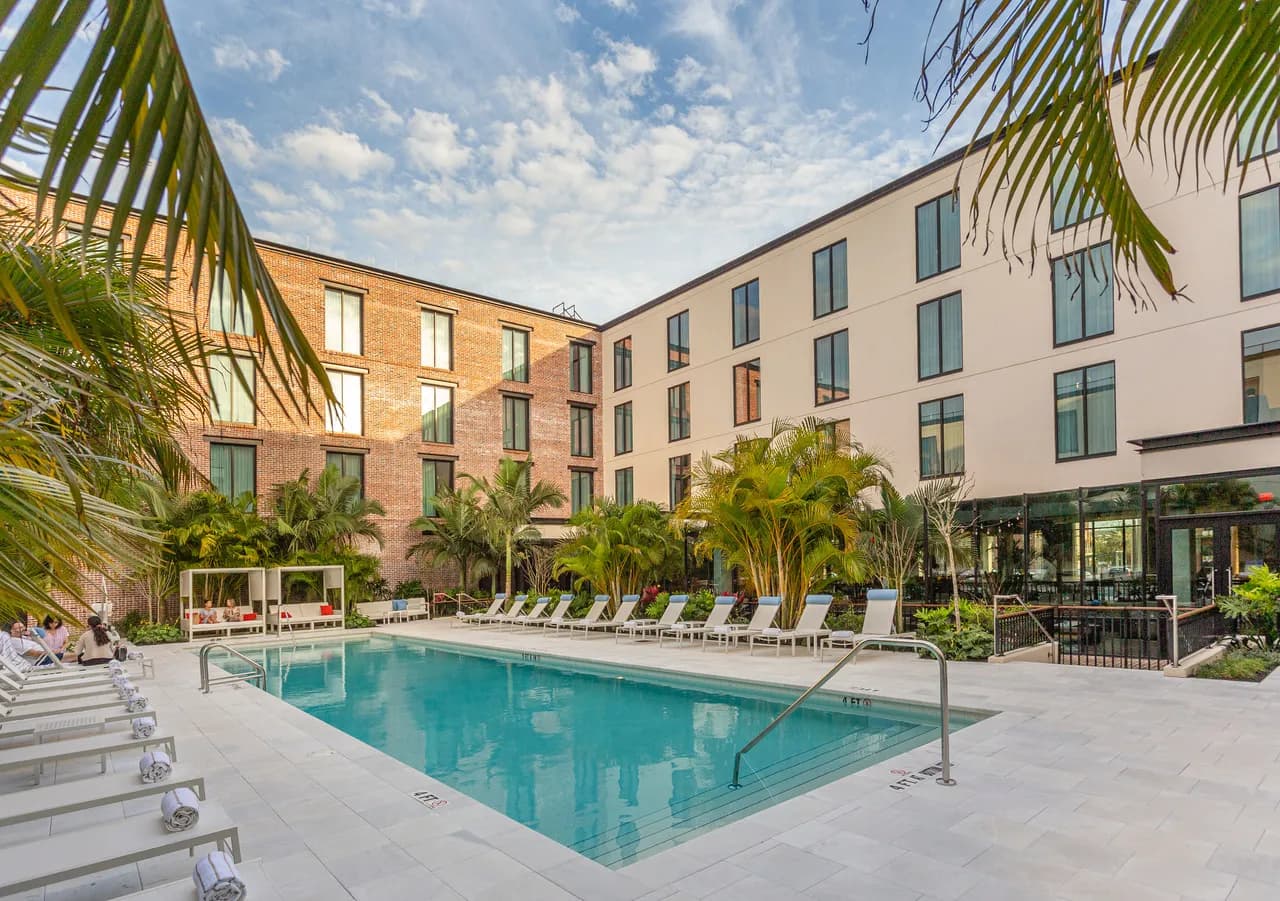 amenities-pool