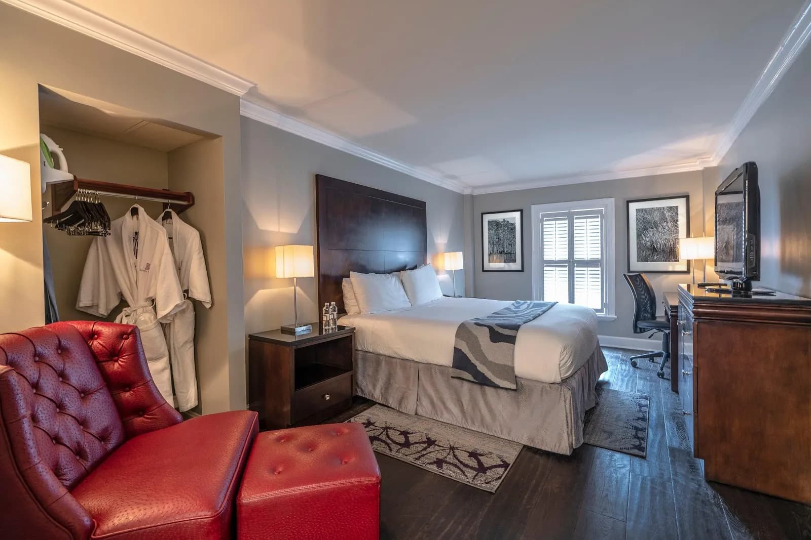 bedroom-queenbed