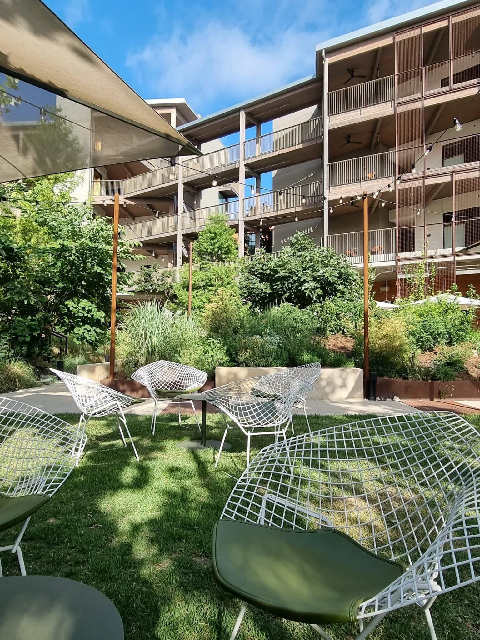 amenities-courtyard