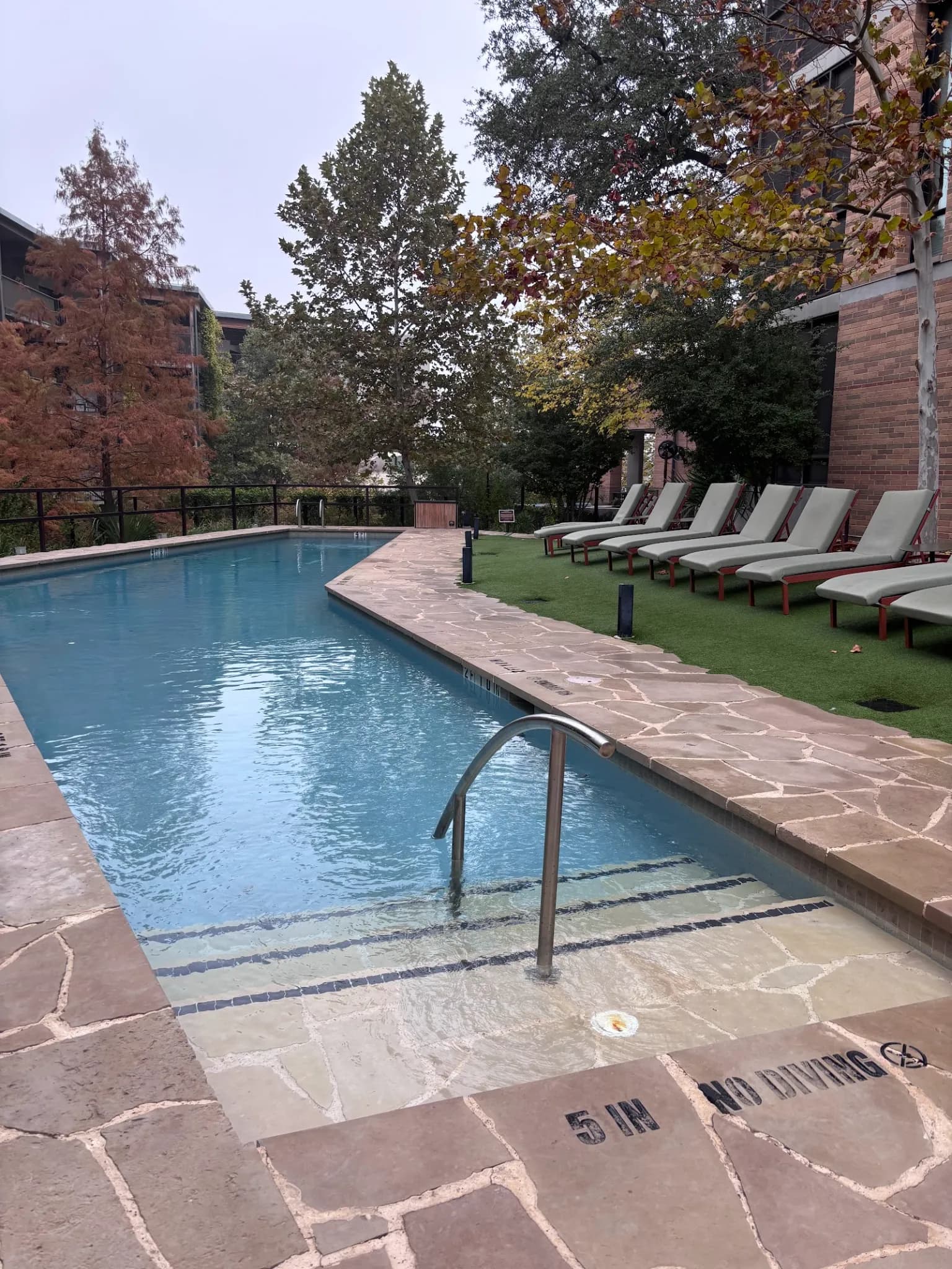 amenities-pool