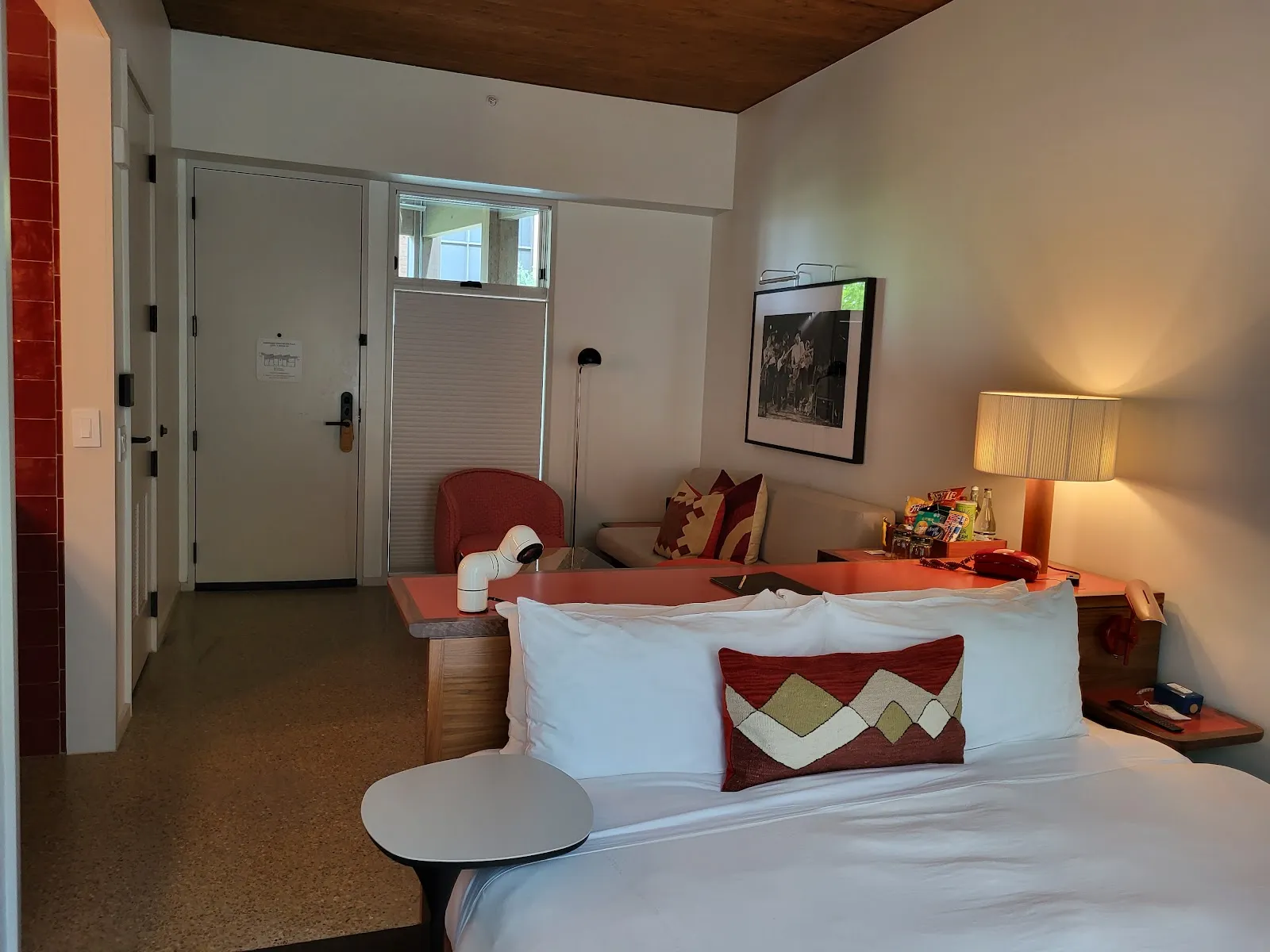 bedroom-kingbed
