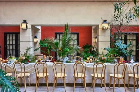 dining-courtyard-2