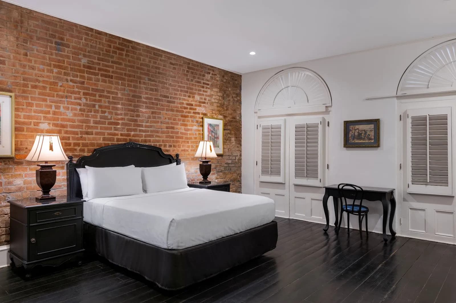 bedroom-kingbed-2
