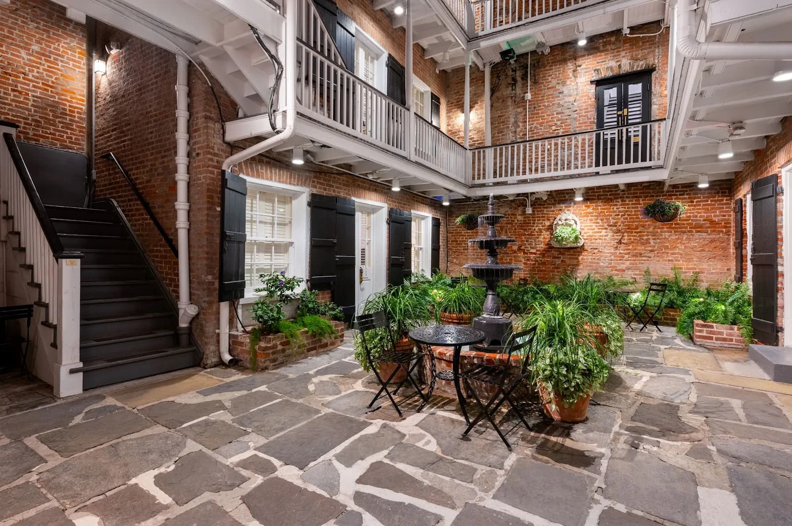 exterior-courtyard