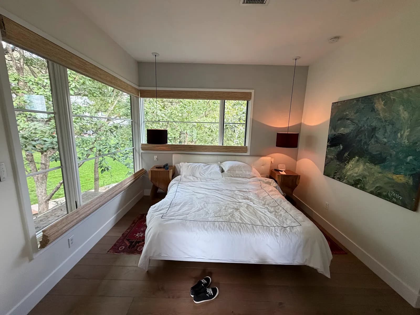 hotelsaintcecilia_bedroom_kingbed