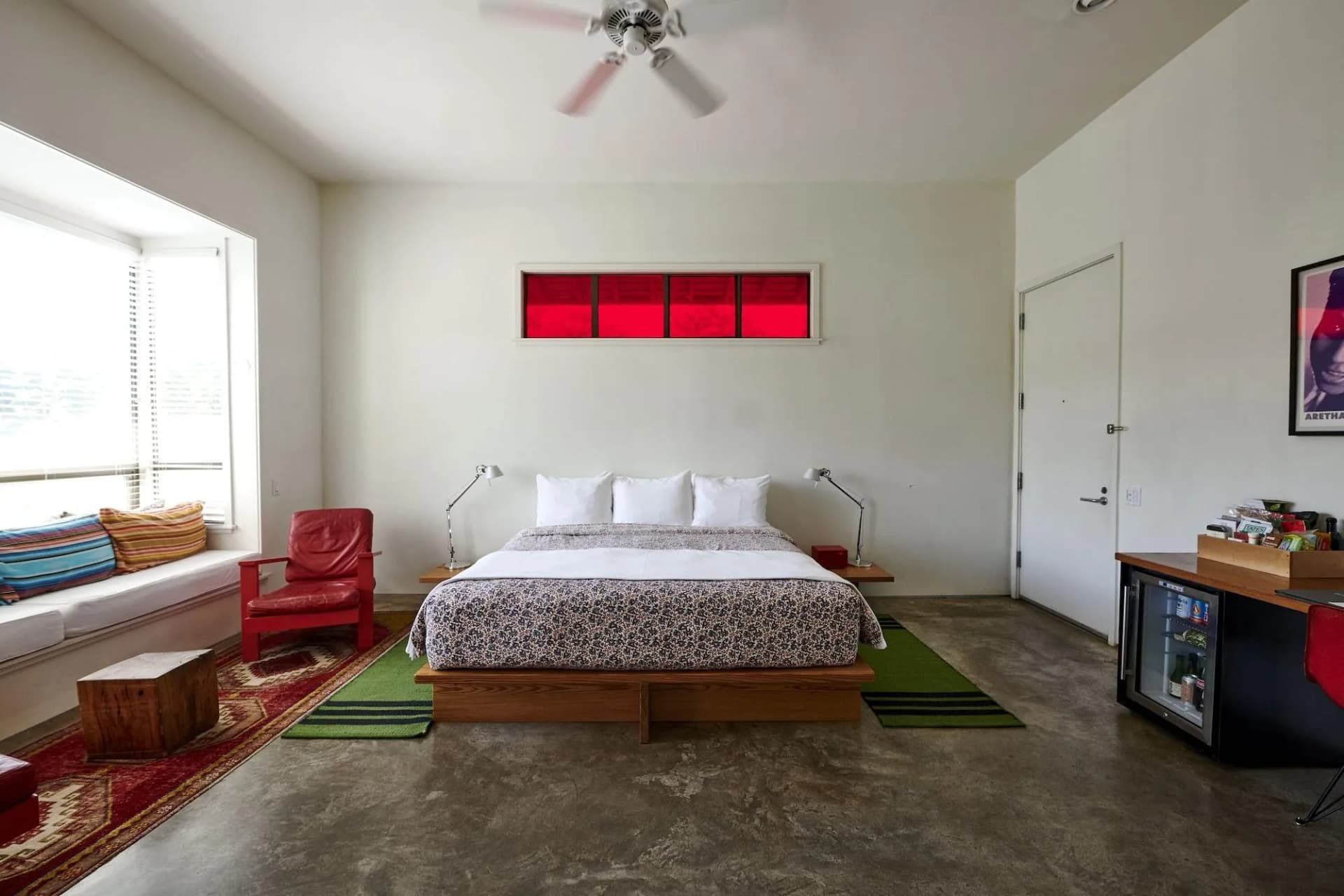hotelsanjose_bedroom_kingbed