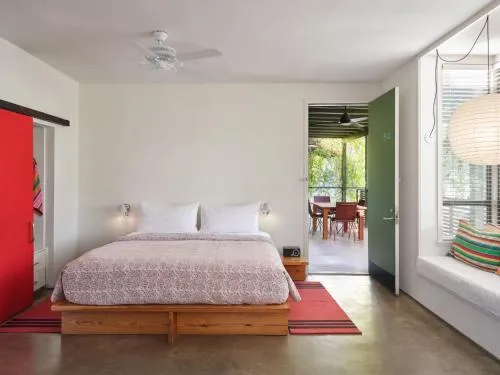 hotelsanjose_bedroom_kingbed_5