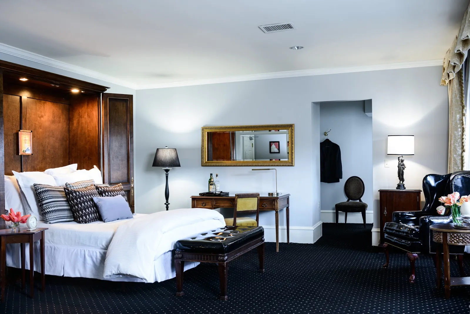 bedroom-suite