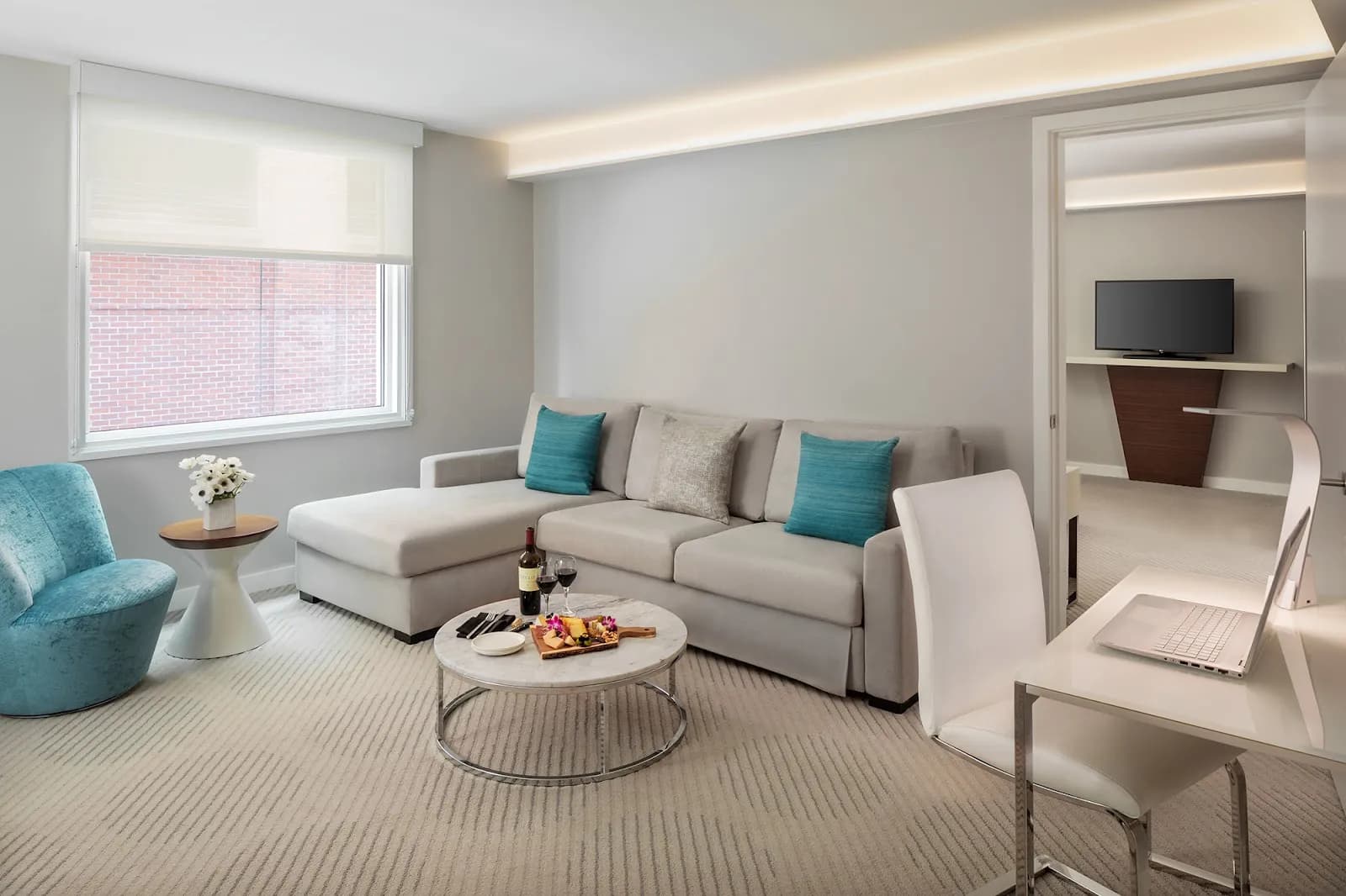 bedroom-suite
