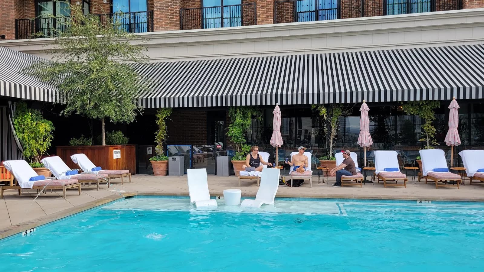 amenities-pool-3