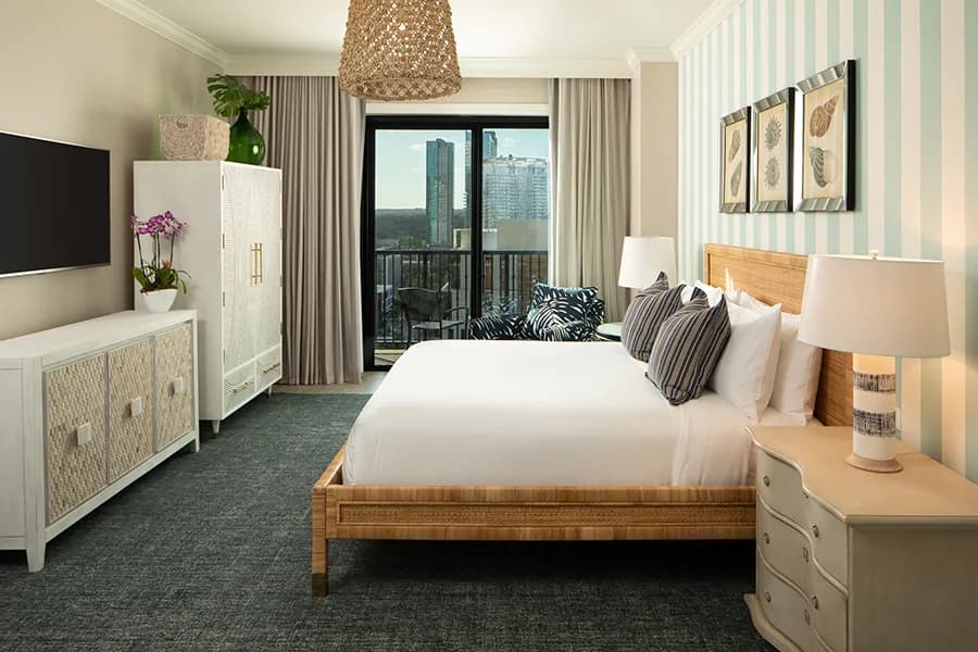 bedroom-kingbed