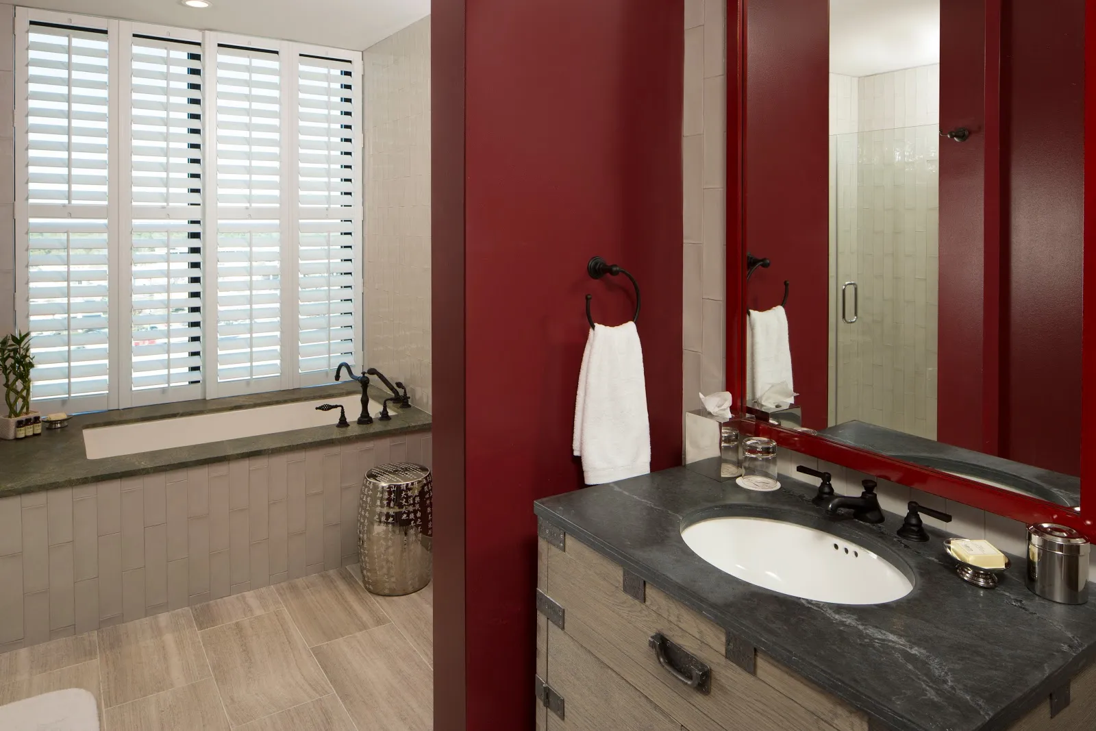 bathroom-bathtub