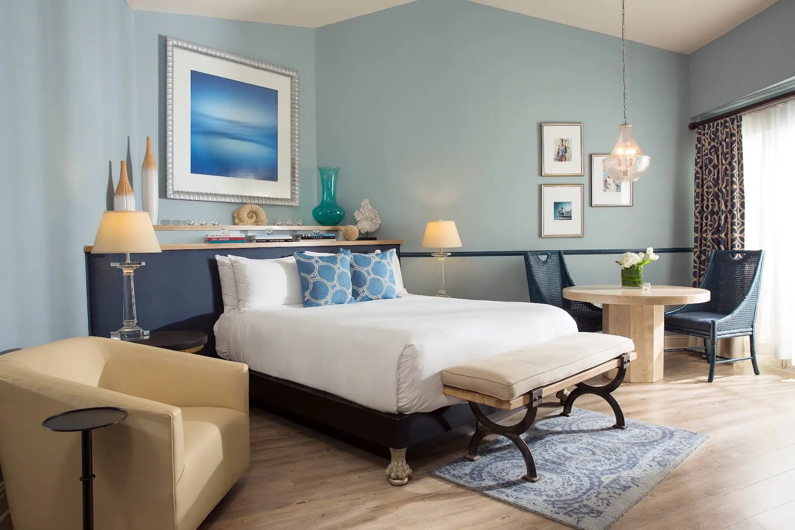 bedroom-kingbed-2