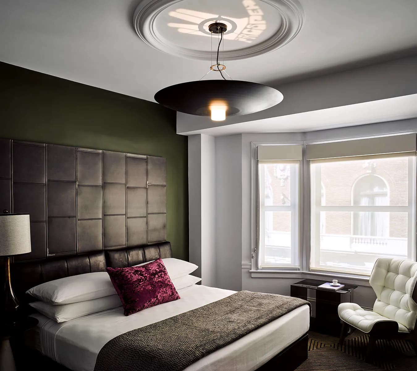 bedroom-kingbed-3