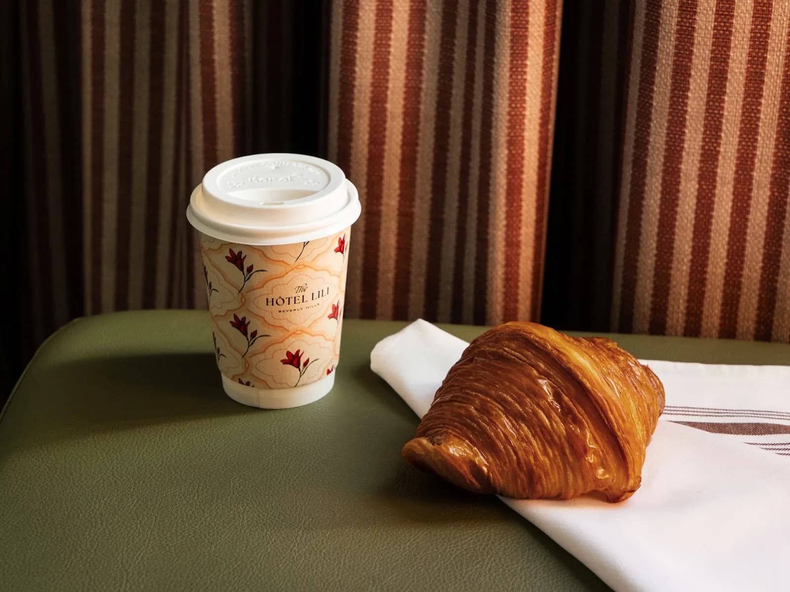 food-coffeecroissant
