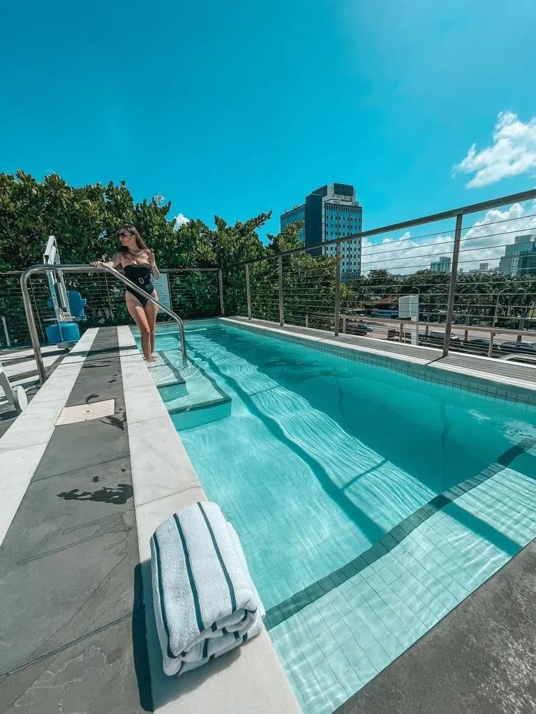 amenities-pool