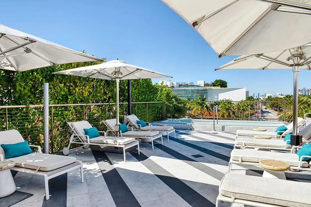 amenities-sundeck