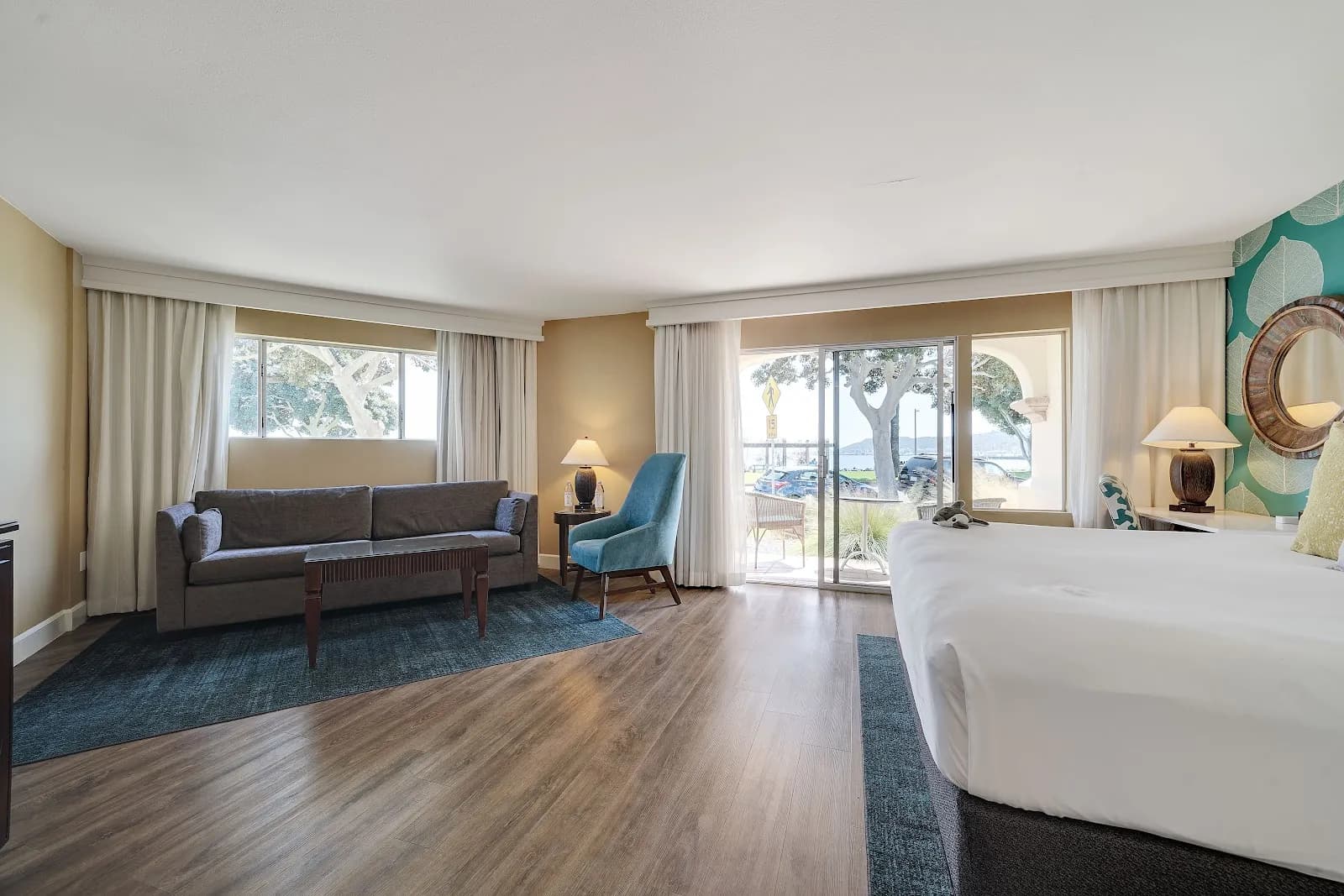 bedroom-suite