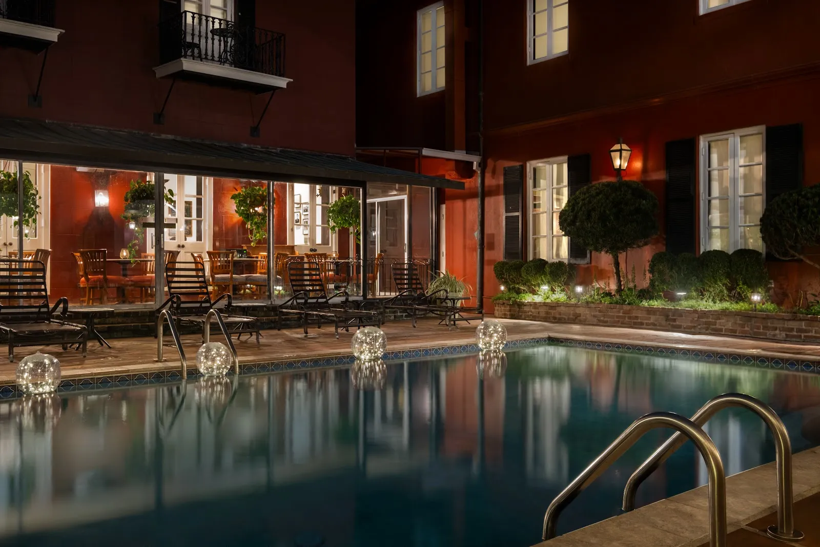 amenities-pool