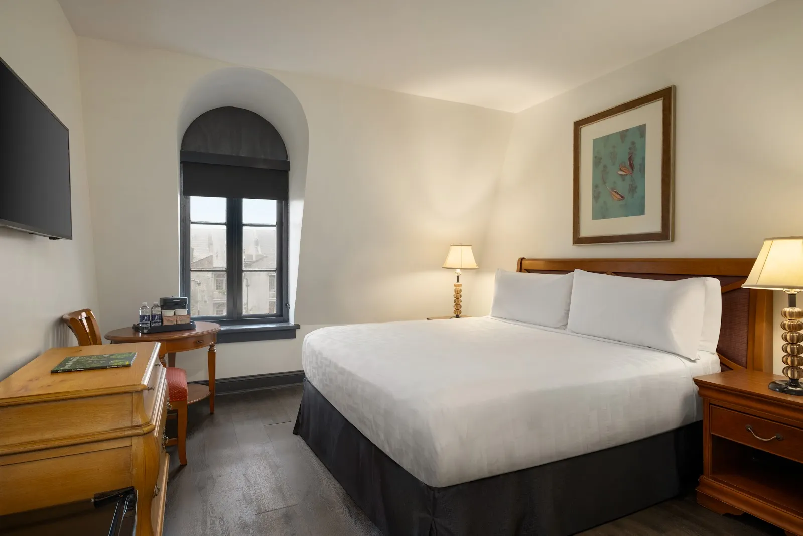 bedroom-kingbed