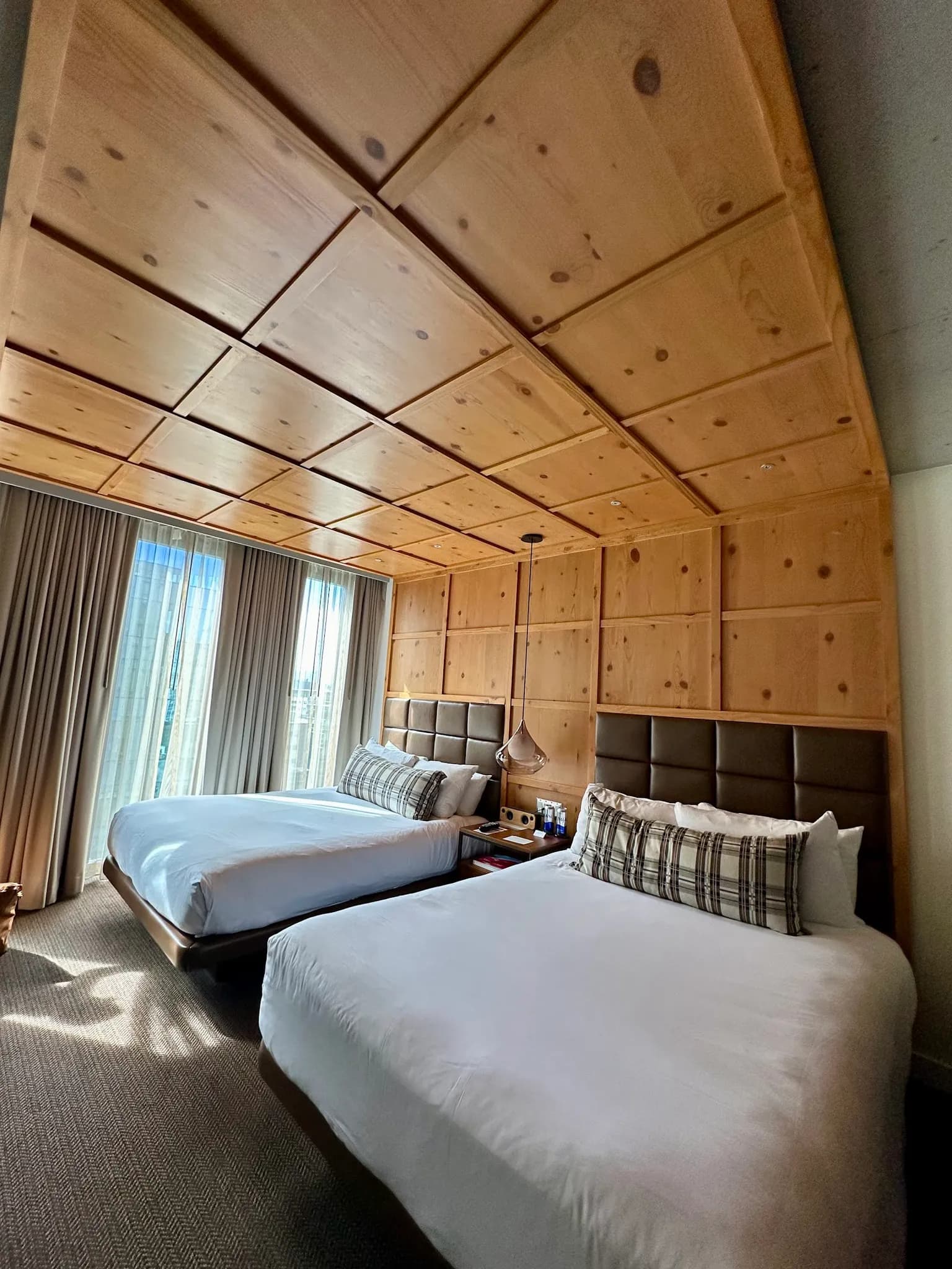 bedroom-twobeds-2