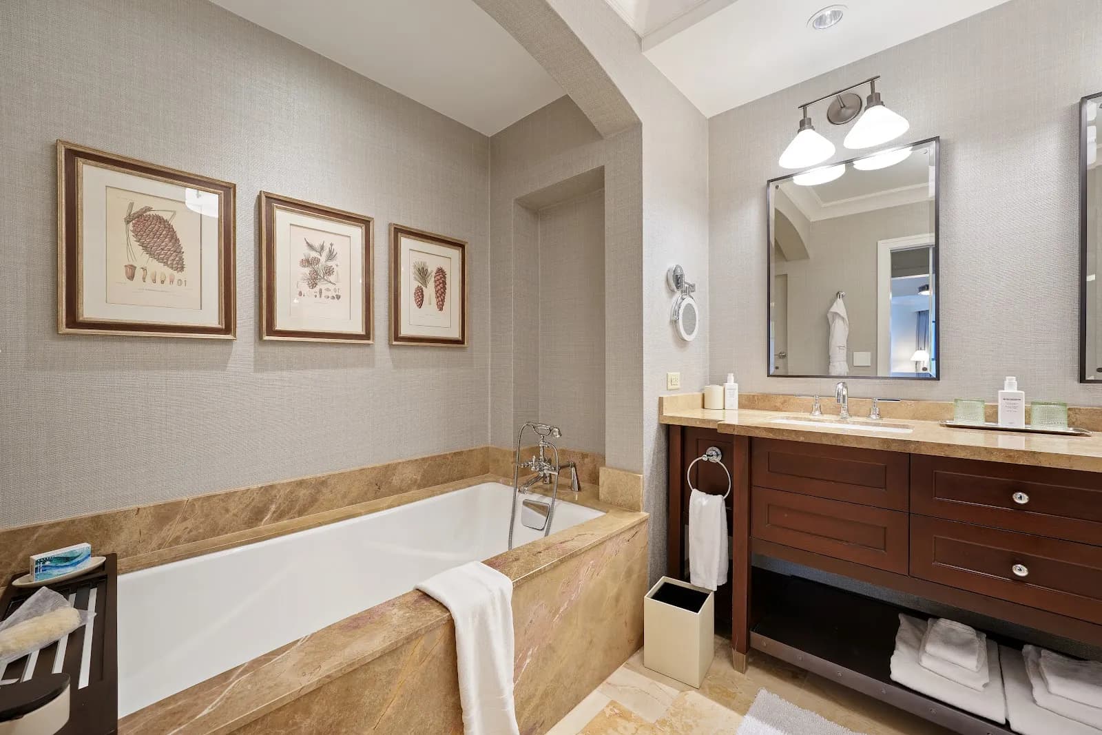 bathroom-bathtub