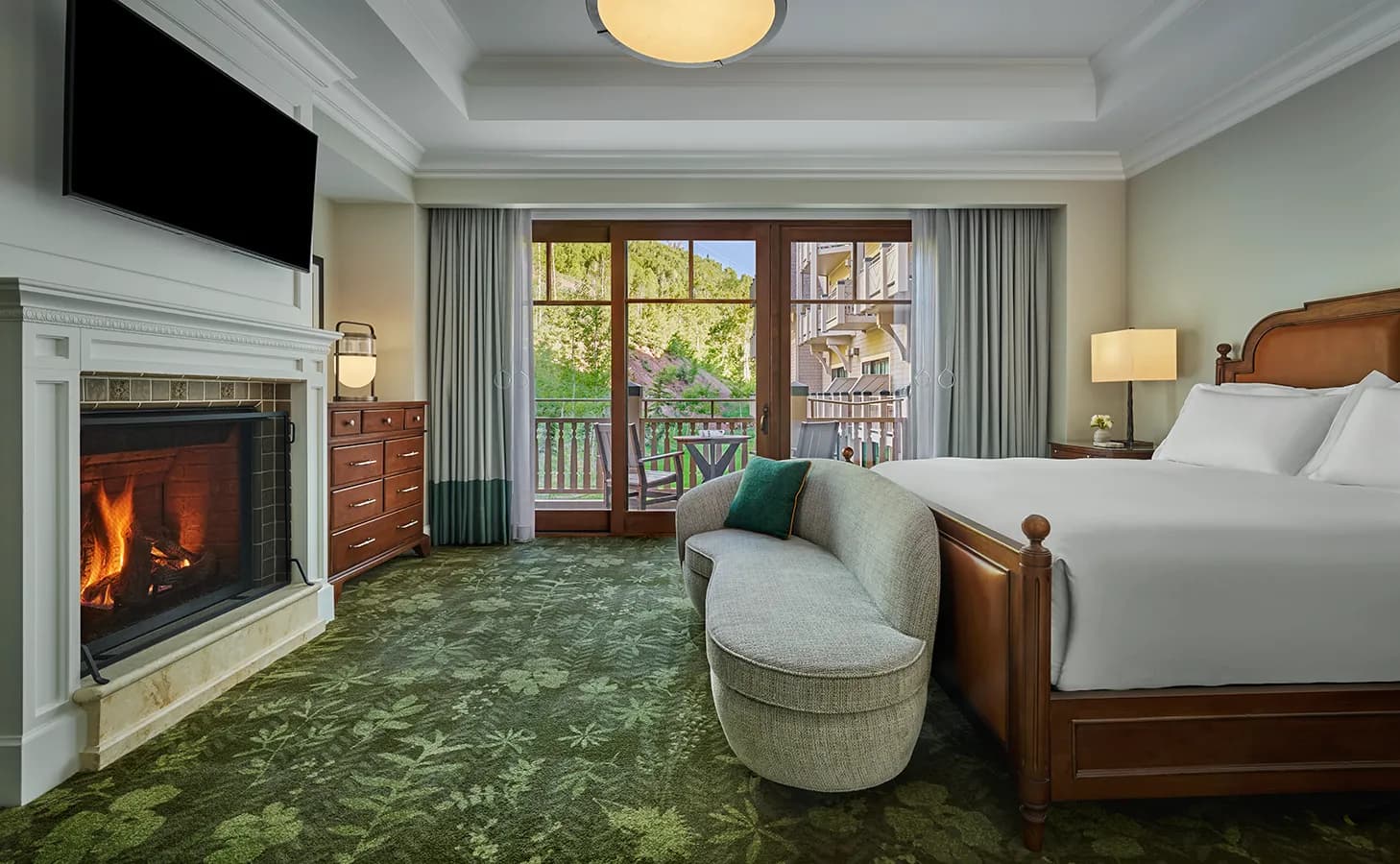 bedroom-kingbed