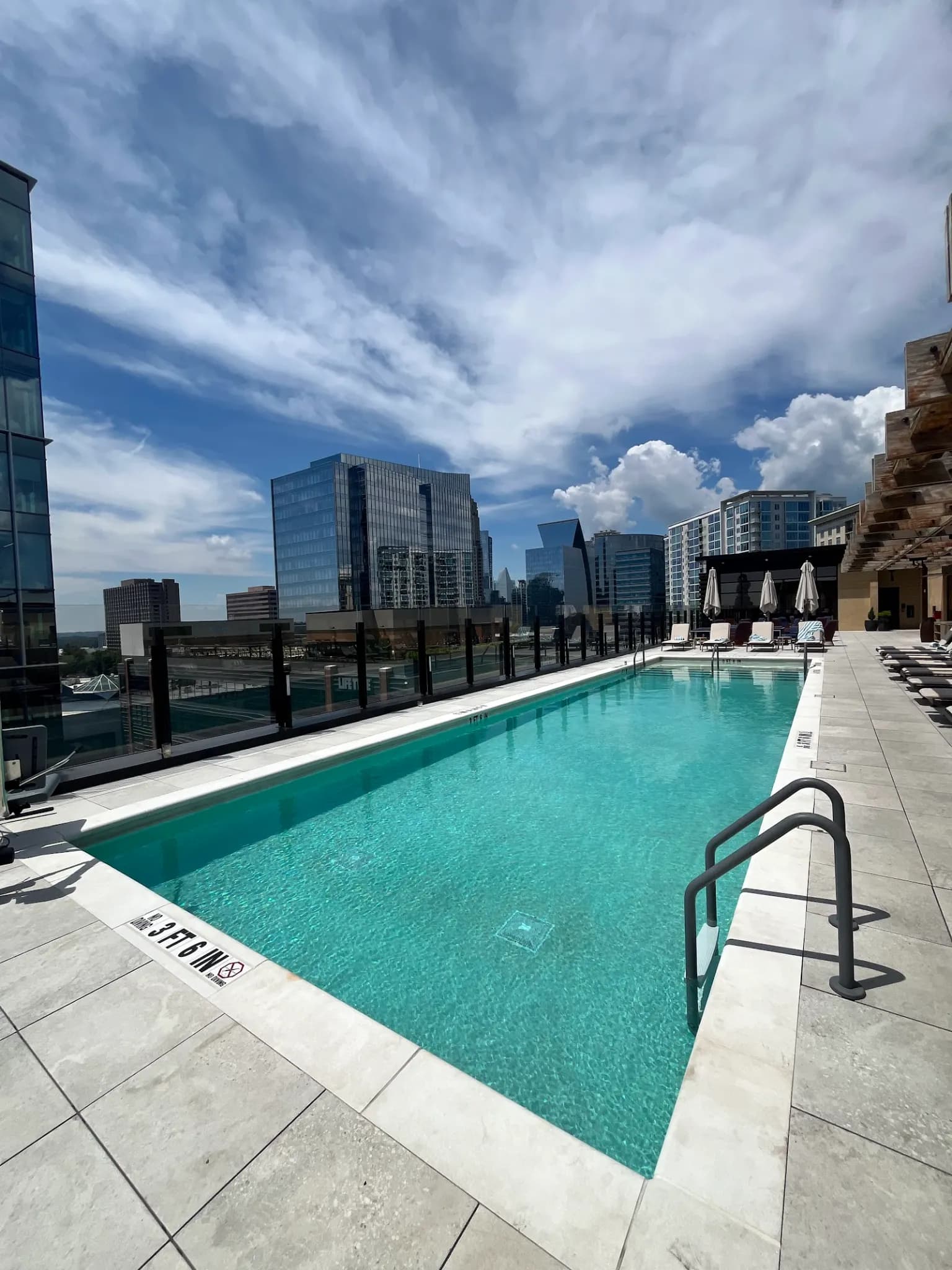 amenities-pool