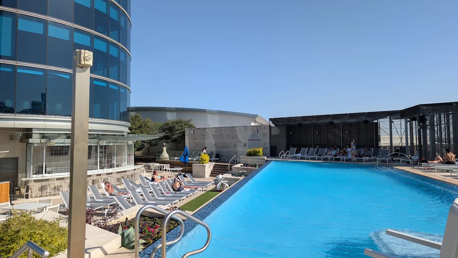amenities-pool-2