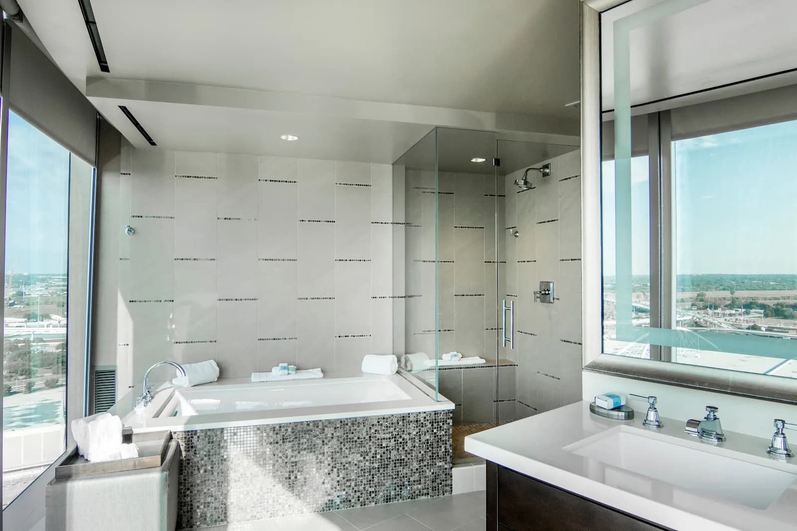 bathroom-bathtub