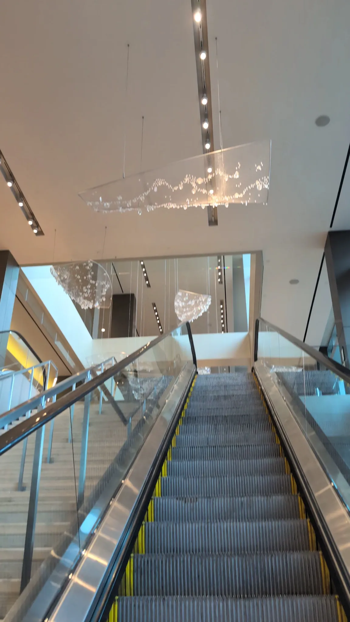 interior-escalator