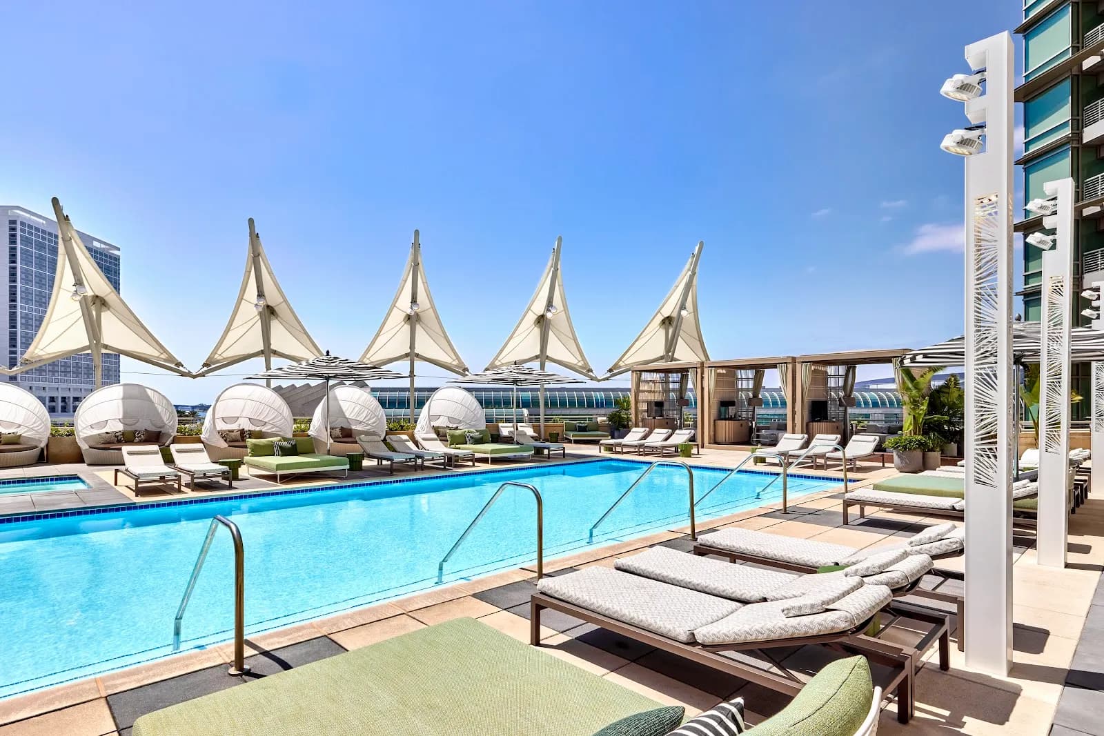 amenities-pool
