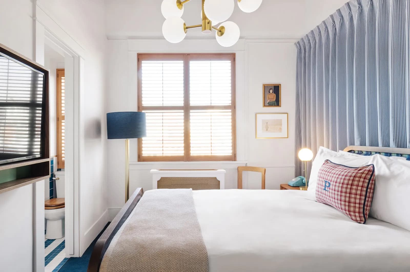 bedroom-queenbed
